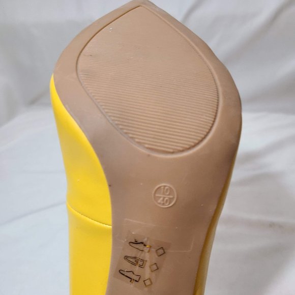 Size 10 Yellow Le Chateau stilletos - Picture 6 of 7
